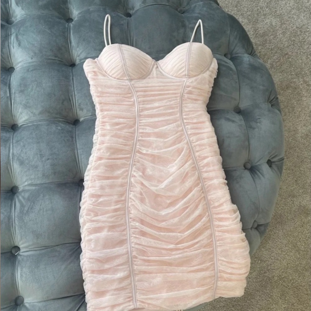 Lace light pink dress - Picture 4 of 4